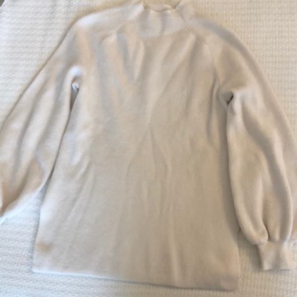 LOFT Sweaters - Loft size M cream turtleneck sweater tunic.